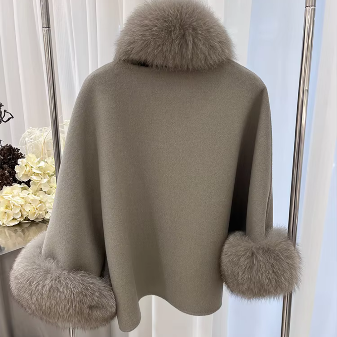 Lilia Cape