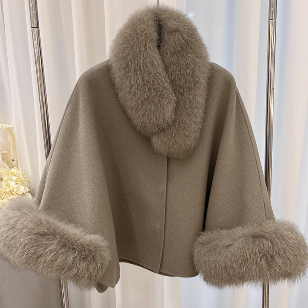Lilia Cape
