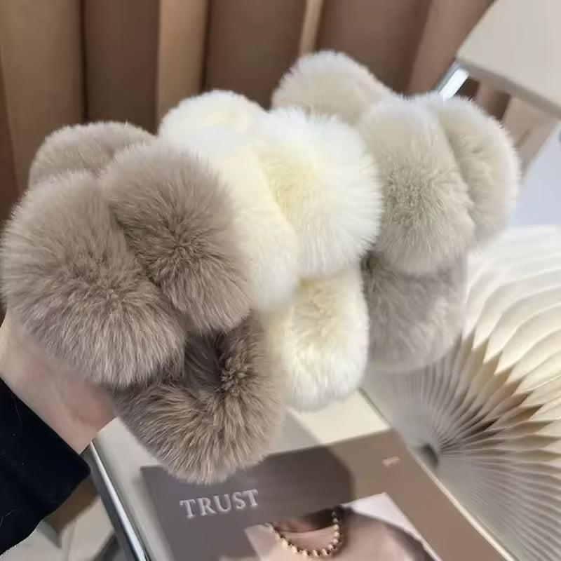 Paris Fur Hair Claw